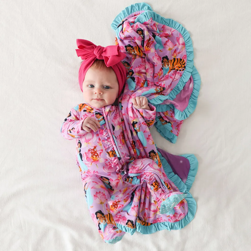 Ruffled Luxette Patoo® Blanket